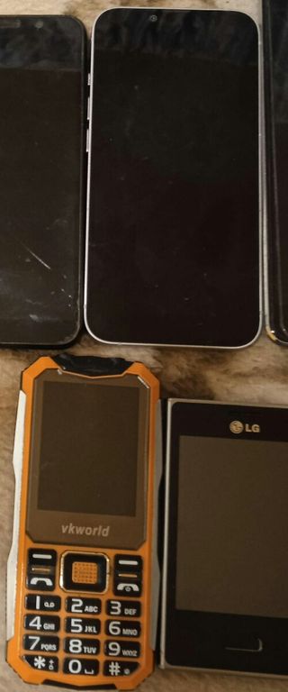 Lote 12 móviles y smartphones LG, Samsung y Apple