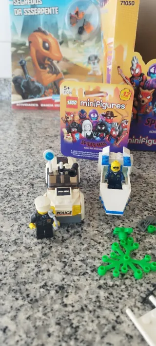 Lote LEGO Ninjago e Spider-Man Minifigures