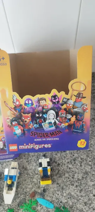 Lote LEGO Ninjago e Spider-Man Minifigures