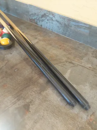 Bolas y taco de billar infantil