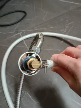 Lavapiedi con doccetta e tubo