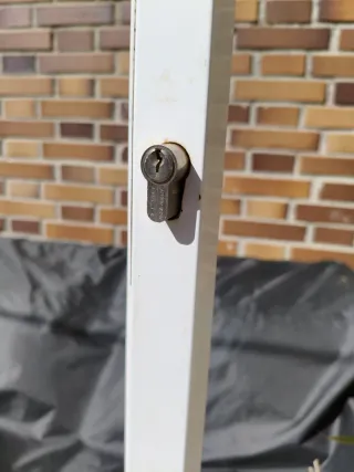 Reja blanca de seguridad jardin