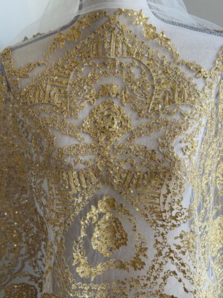 Juego de manteleta y delantal fallera