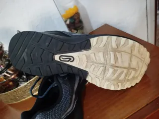 Zapatillas Kalenji Negras y Grises