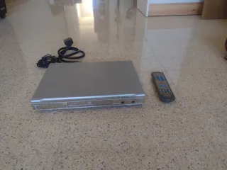 Reproductor DVD Sigmatek con Mando y Cables