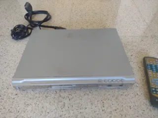 Reproductor DVD Sigmatek con Mando y Cables