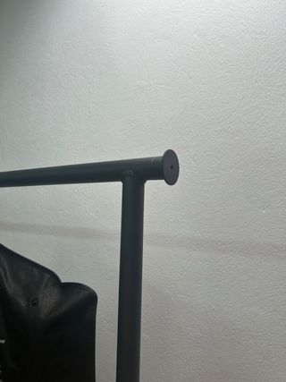 Burro perchero metálico negro