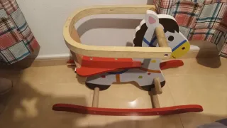 Caballito de madera para niños