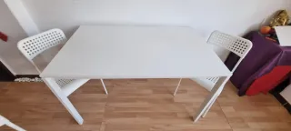 Lote Mesa y 4 Sillas Blancas