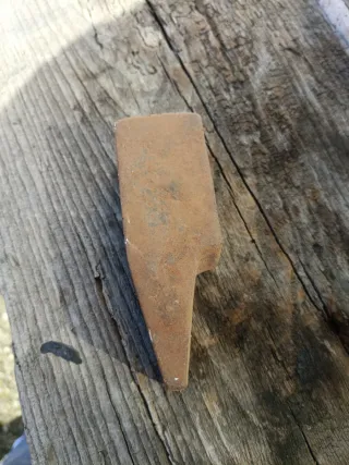 Martillo antiguo con marcaje revólver?