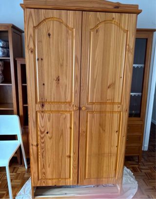 Guardaroba in legno massello