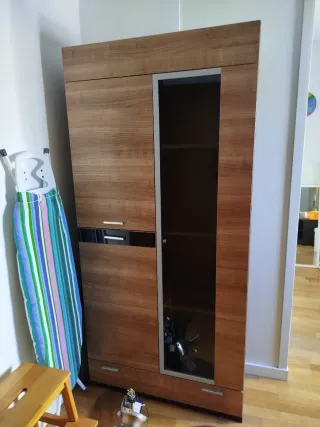 Mueble de salón madera y cristal