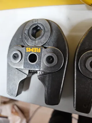 Rems Mini-Press 22V con accesorios