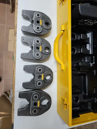 Rems Mini-Press 22V con accesorios