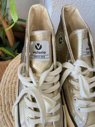 Zapatillas Victoria Tribu Serpiente Metalizadas