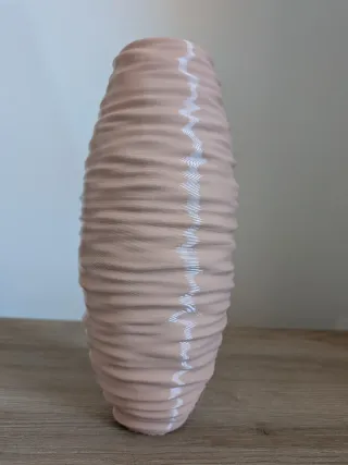 Jarrón moderno rosa diseño elegante con relieve