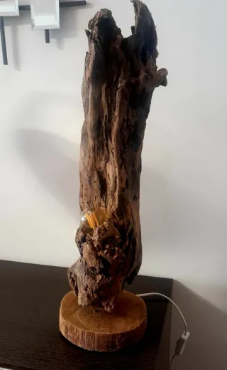 Lámpara madera artesanal única