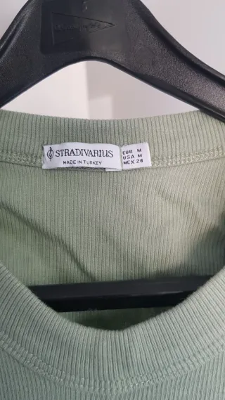 Top Stradivarius Verde Menta Talla M