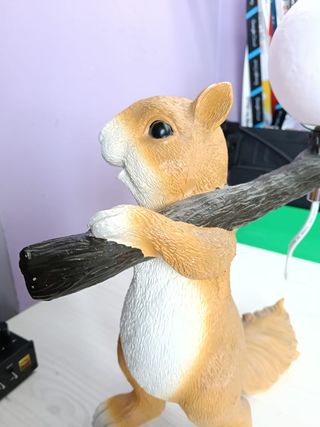 Lampada da tavolo comodino forma scoiattolo resina