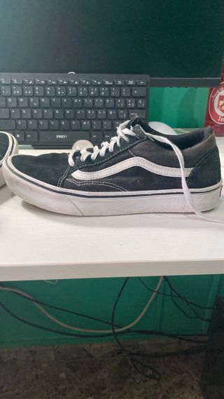 Zapatillas Vans Old Skool Negras Talla 40 (39)