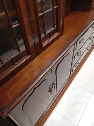 Mueble de salón madera y cristal