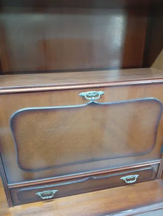 Mueble de salón madera y cristal