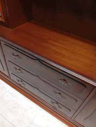 Mueble de salón madera y cristal