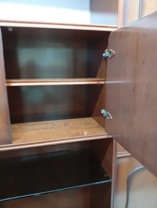 Mueble de salón madera y cristal