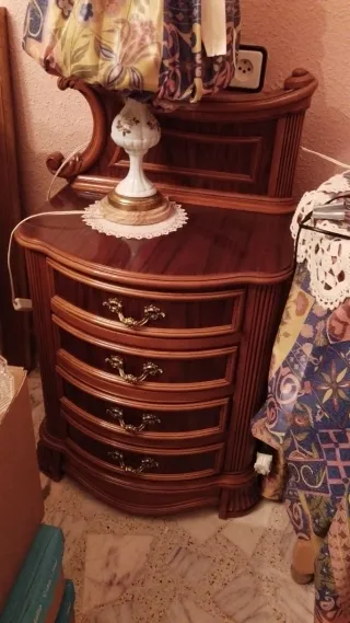 Dormitorio de madera estilo clásico