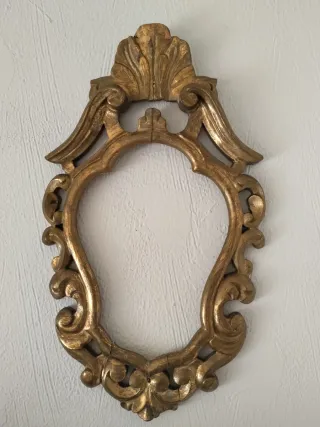 Marco antiguo dorado estilo cornucopia