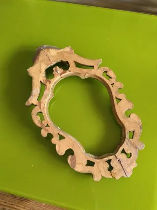 Marco antiguo dorado estilo cornucopia