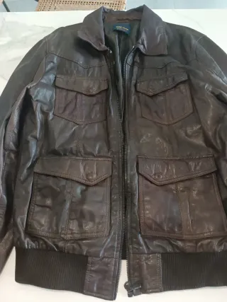 Cazadora de piel marrón