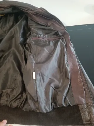 Cazadora de piel marrón