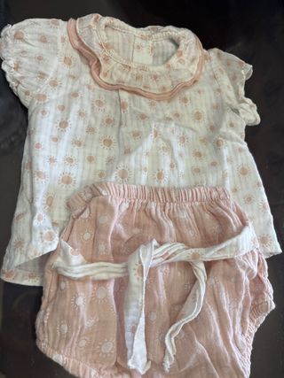 Se regala ropa bebé 6 mese