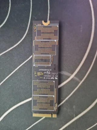 Disco SSD NVMe Gigabyte AG470S1TB 1TB