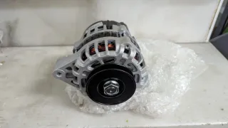 Alternador HELLA 8EL 015 643-431