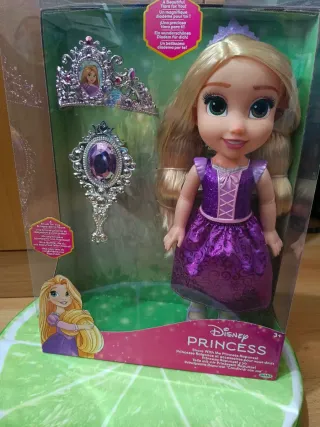 Muñeca Rapunzel con Tiara y Espejo