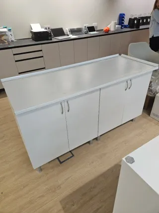 Bancada de cocina blanca