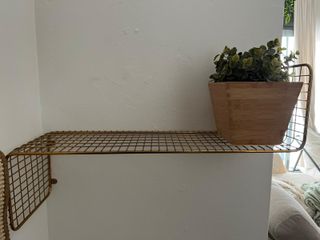 Estante SVENSHULT IKEA dorado 60x20 cm