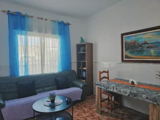 Cortinas azules y blancas