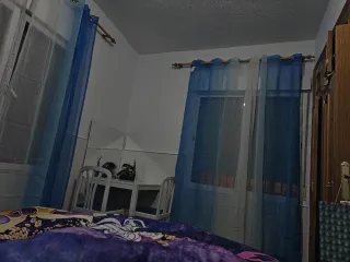 Cortinas azules y blancas