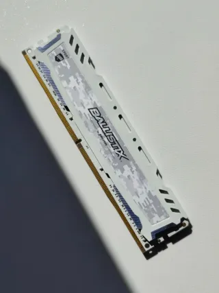 RAM 16GB DDR4 Ballistix Sport LT 2400MHz White
