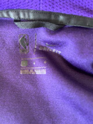 Chaqueta Nike Lakers Morada Estilo tech fleece
