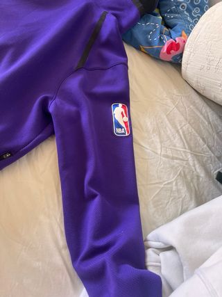 Chaqueta Nike Lakers Morada Estilo tech fleece