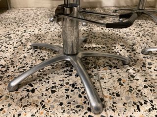 Juego de 4 Sillas de Peluquería Negras: 20€ silla.