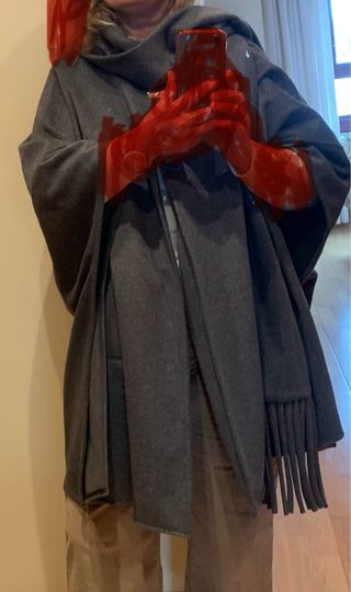 Capa gris con bufanda El Corte Inglés