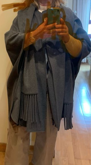 Capa gris con bufanda El Corte Inglés