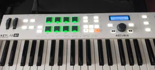 Teclado MIDI Arturia Keylab 61 Essential