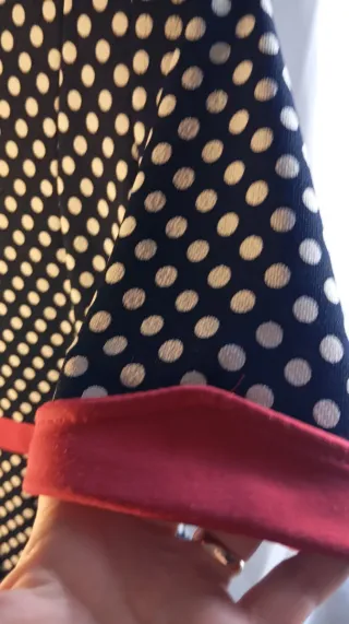 Vestido de vuelo lunares rojo y negro