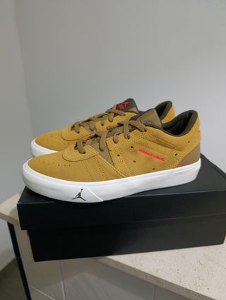 Zapatillas Jordan Nuevas Marrón/Rojo